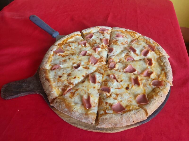 pizza jamon y queso